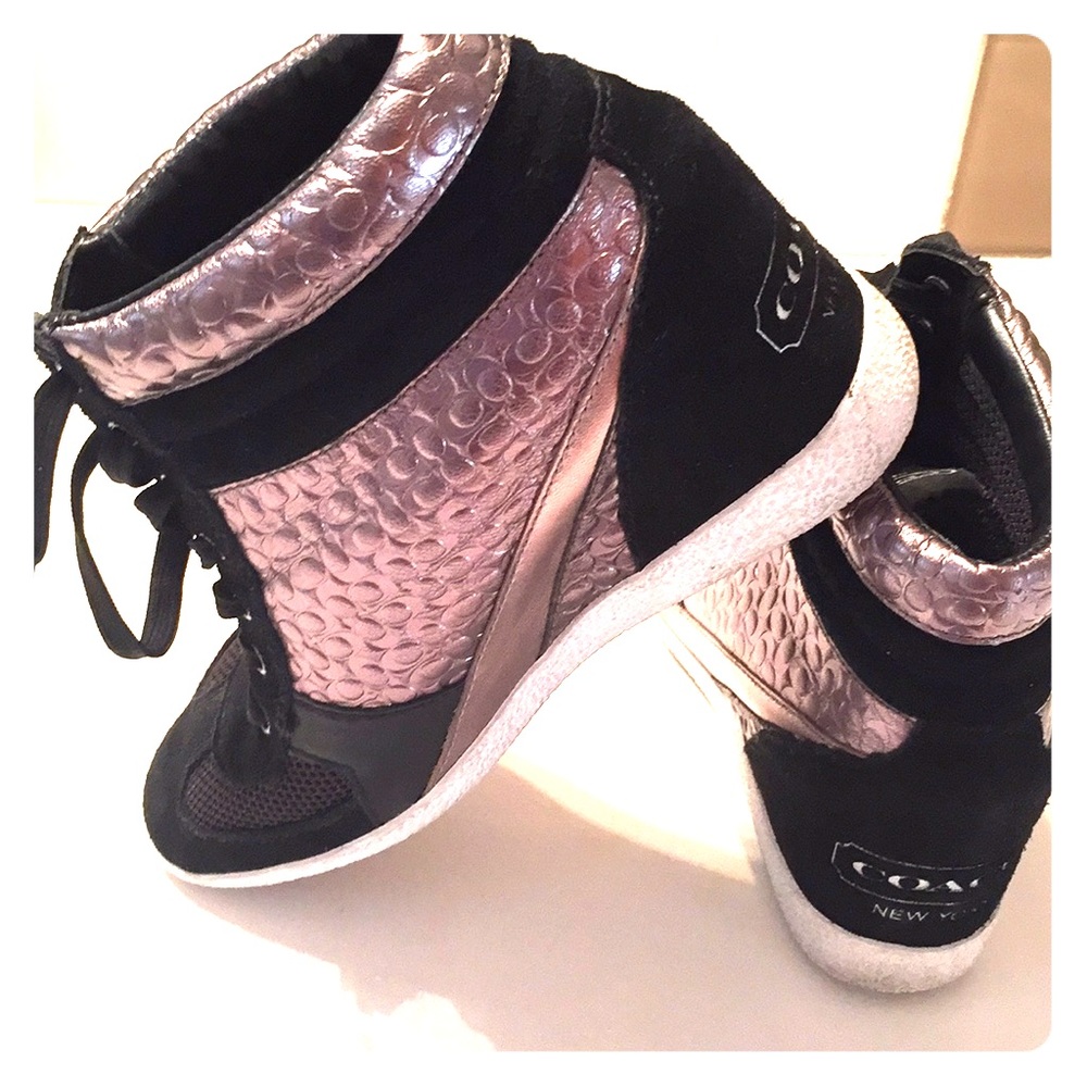 Casual shoes